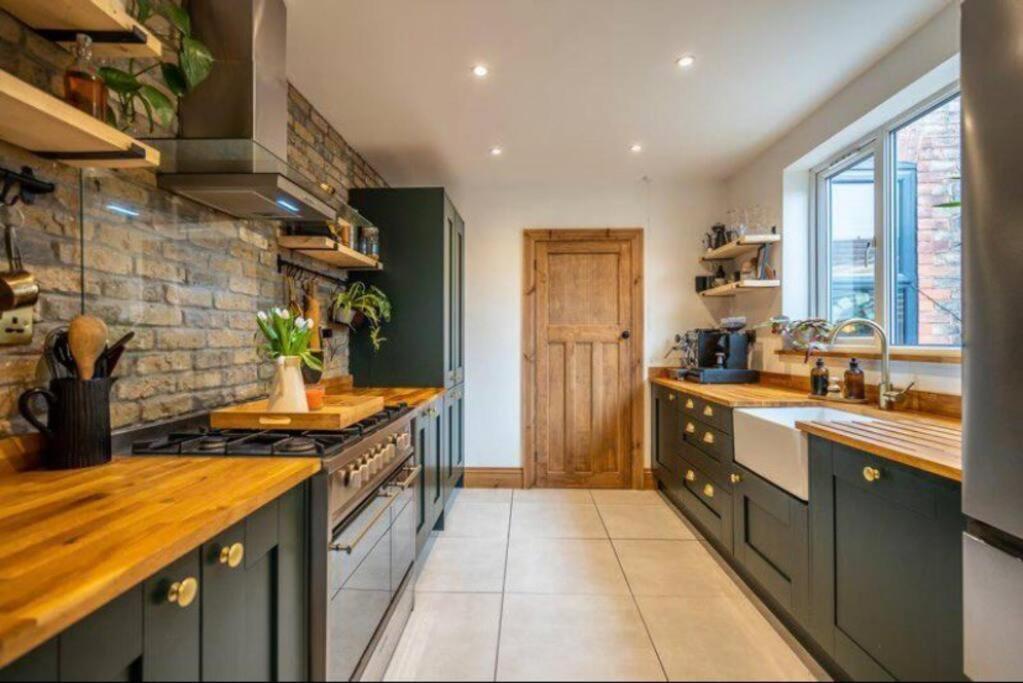 Boho House: Hot Tub Cleethorpes